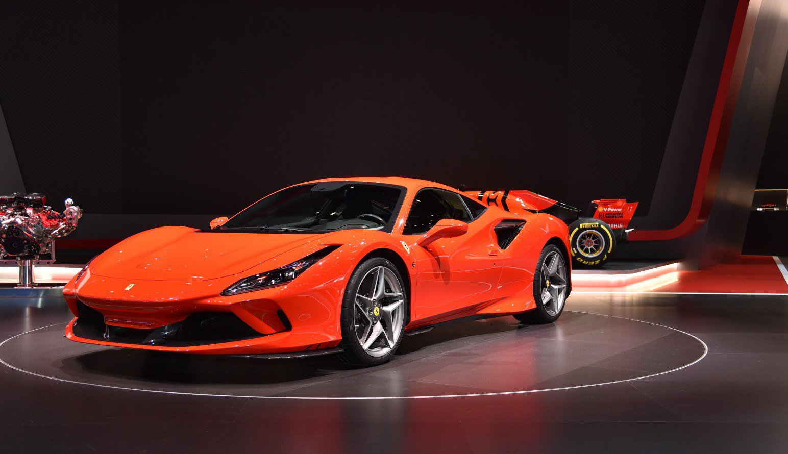 Ferrari F8 Tributo technical specifications and fuel economy